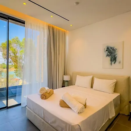 Vilă Sunrise Beachfront - 1 *