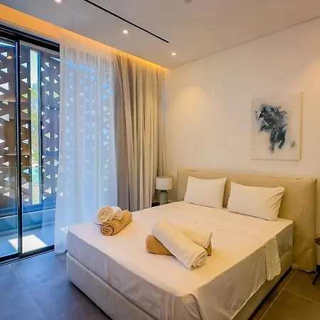 Sunrise Beachfront - 1 Vilă