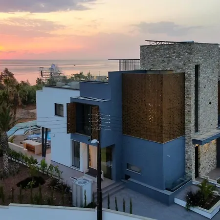 Villa Sunrise Beachfront - 1 *