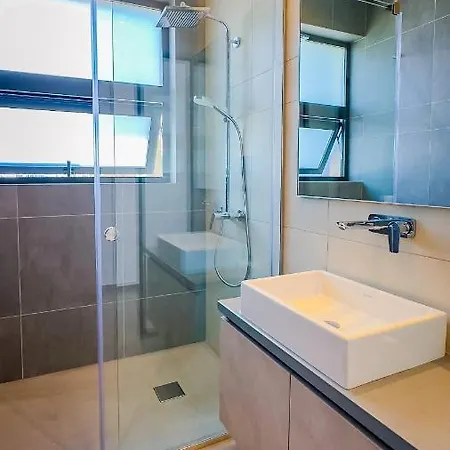 Sunrise Beachfront - 1 パラリムニ