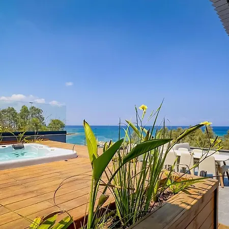 Sunrise Beachfront - 1 Villa