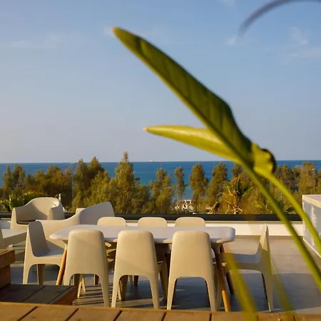 Sunrise Beachfront - 1 Villa