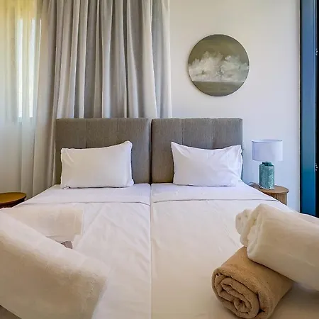 Sunrise Beachfront - 1 パラリムニ