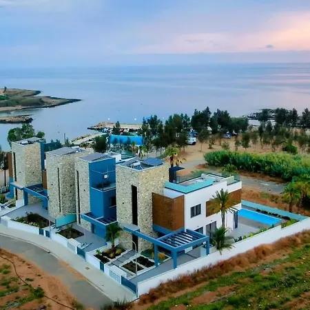 Sunrise Beachfront - 1 Villa
