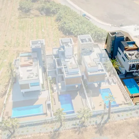 Sunrise Beachfront - 1 Villa