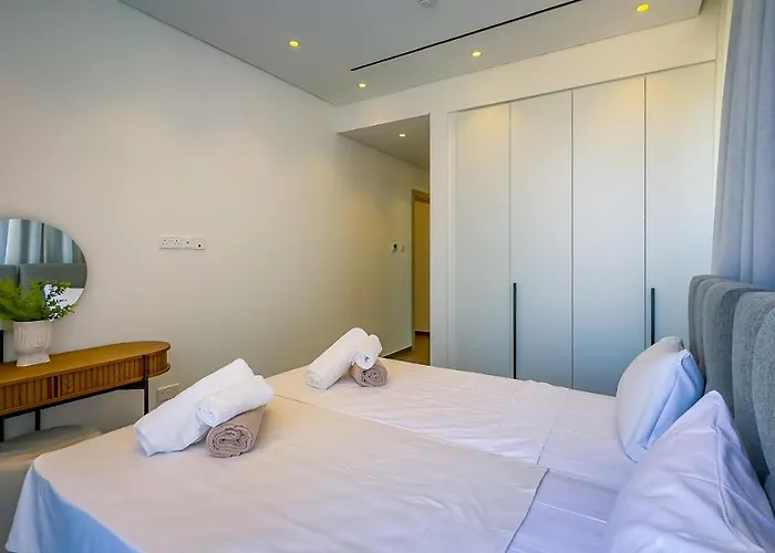 Vila Sunrise Beachfront - 1 *