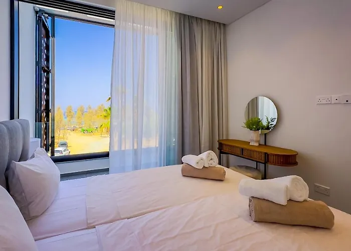 Sunrise Beachfront - 1 Vila