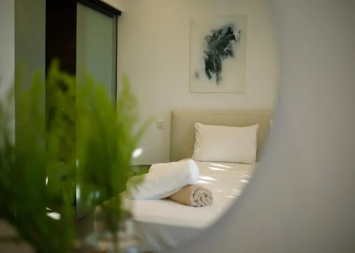 Vila Sunrise Beachfront - 1 *